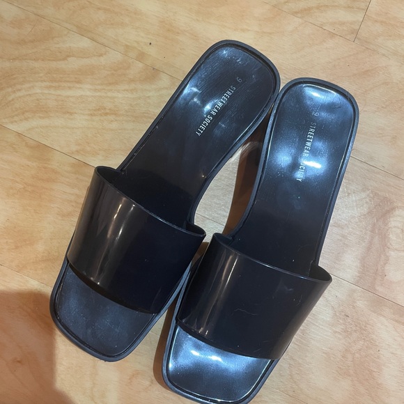 Streetcar society black sandals! - Picture 2 of 3